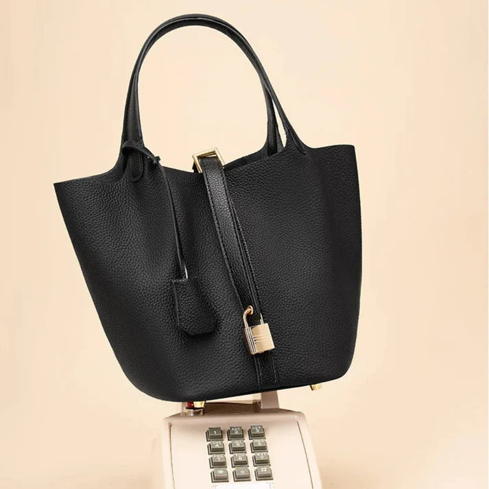 Carmen Trend™ | Bucket-style leather clutch