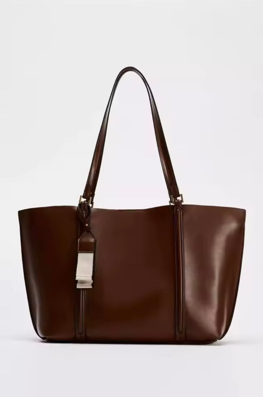 Essential Shoulder Tote